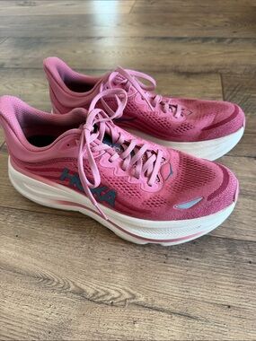 Women’s Hoka one one Bondi 9 Running Shoes - Size 9.5B Excellent Used Condition